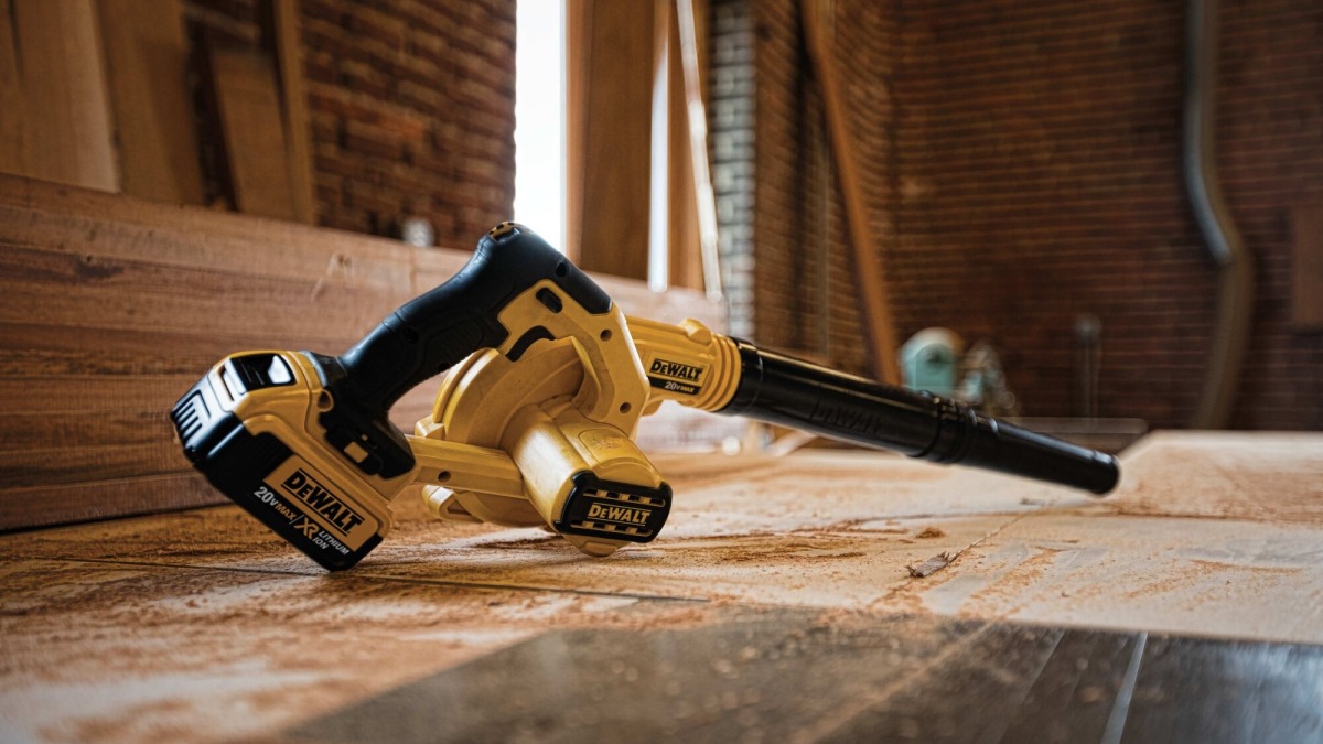 DEWALT outdoor power equipment